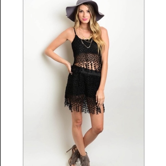 Fringe skirt set .   Black top and skirt - Picture 4 of 5